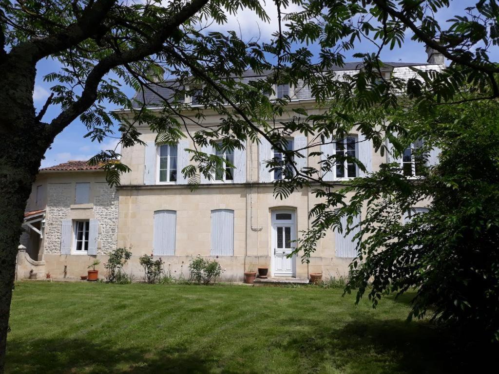 Le Domaine De Bellevue Bed and Breakfast Tanzac Buitenkant foto